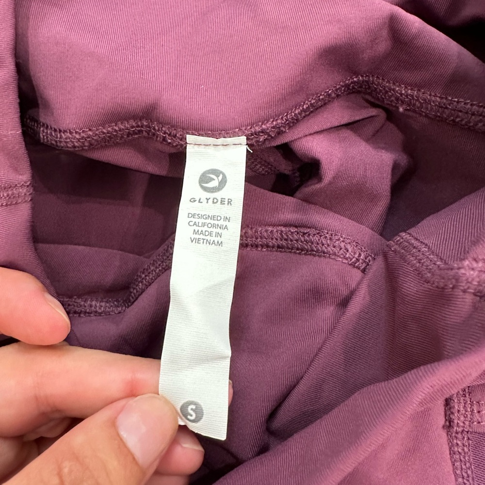 Maroon glyder leggings. They are basically new.